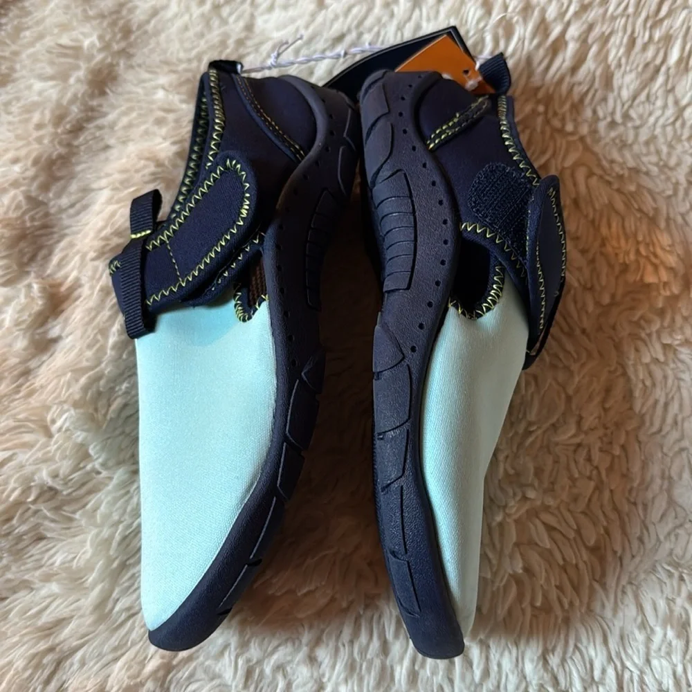 NWT Boys Water Shoes - Splish-Splash - Blue size 13-1